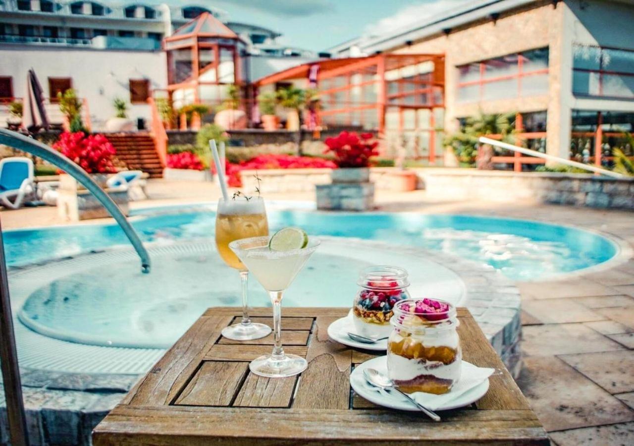 Wellness & Spa Hotel Kaskady Sliac Exterior photo
